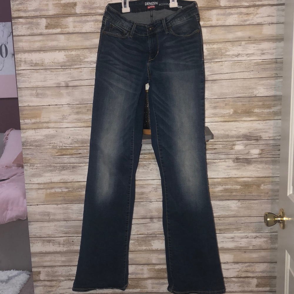 Modern boot cut Levi’s